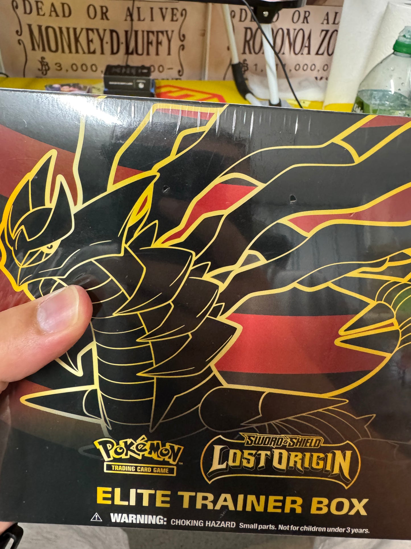 Pokemon TCG: Lost Origin- Elite Trainer Box (Slight Tear - see images)